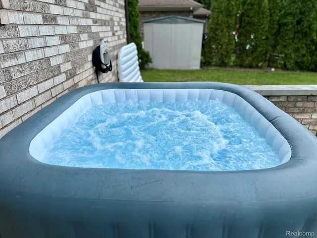 2116 Hidden Trail Drive, Sterling Heights, MI 48314