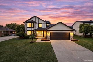 2116 Hidden Trail Drive, Sterling Heights, MI 48314