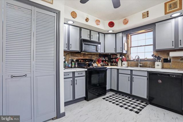 139 ARCADIA RD, Hedgesville, WV 25427