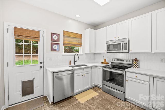 1732 Crabapple Tree Lane, Charlotte, NC 28214