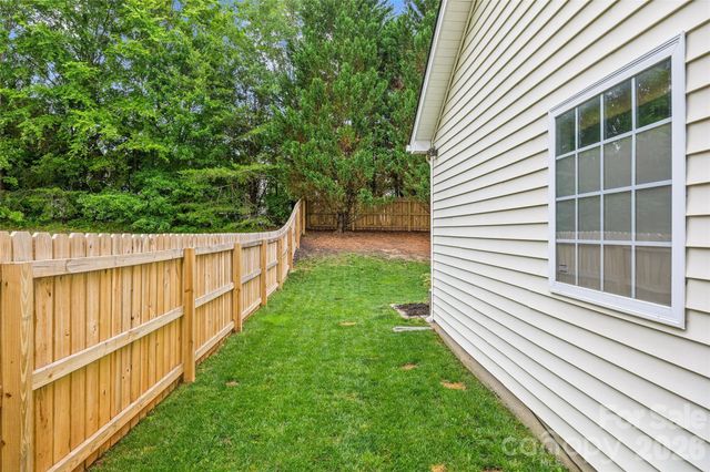1732 Crabapple Tree Lane, Charlotte, NC 28214