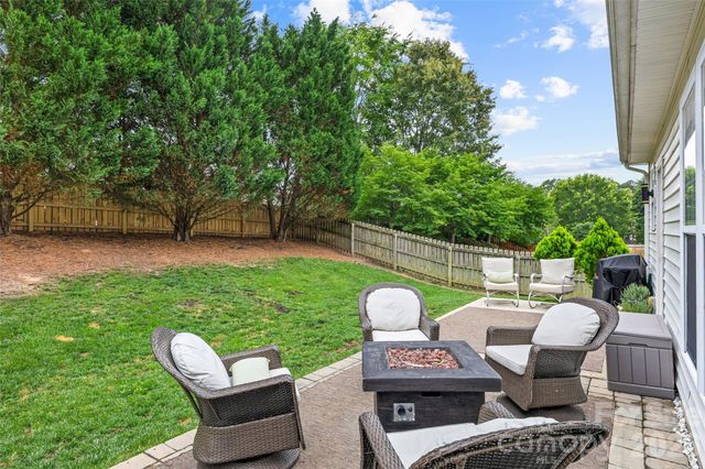1732 Crabapple Tree Lane, Charlotte, NC 28214