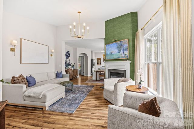1732 Crabapple Tree Lane, Charlotte, NC 28214