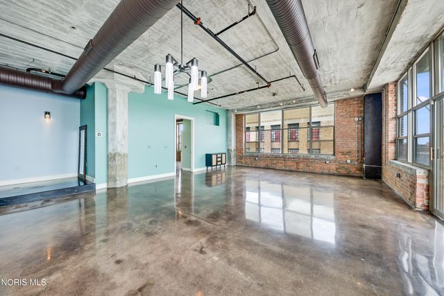 745 Washington Street, 601, Toledo, OH 43604