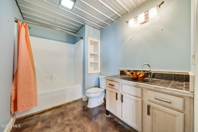 745 Washington Street, 601, Toledo, OH 43604