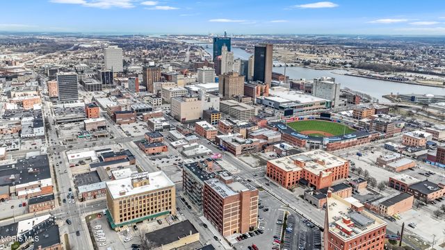 745 Washington Street, 601, Toledo, OH 43604