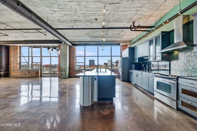 745 Washington Street, 601, Toledo, OH 43604