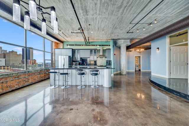 745 Washington Street, 601, Toledo, OH 43604