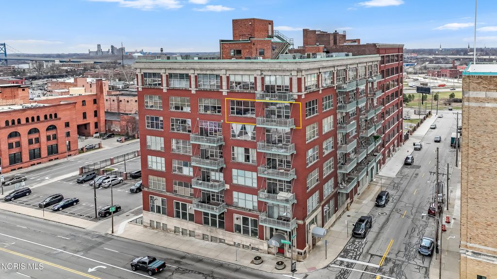 745 Washington Street, 601, Toledo, OH 43604