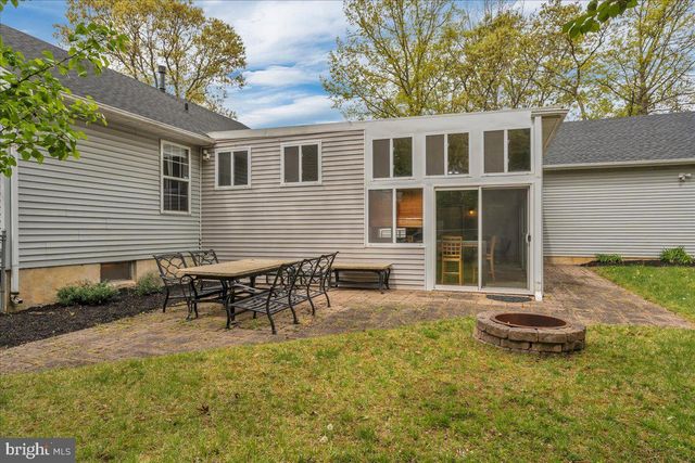 48 COUNTRY CLUB RD, Pine Hill, NJ 08021