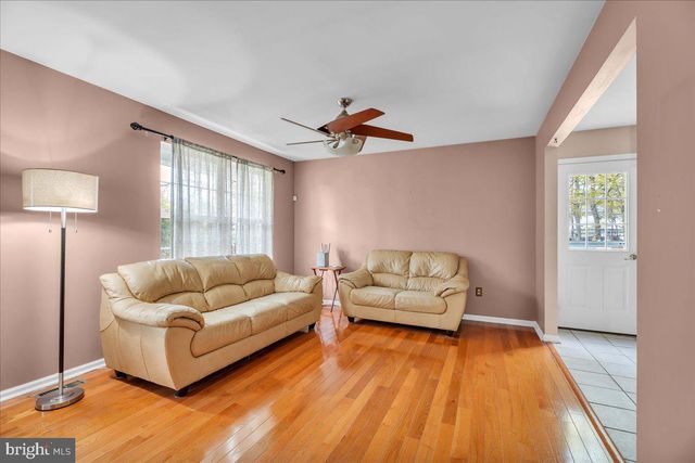 48 COUNTRY CLUB RD, Pine Hill, NJ 08021