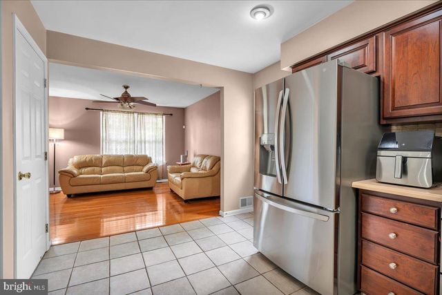 48 COUNTRY CLUB RD, Pine Hill, NJ 08021