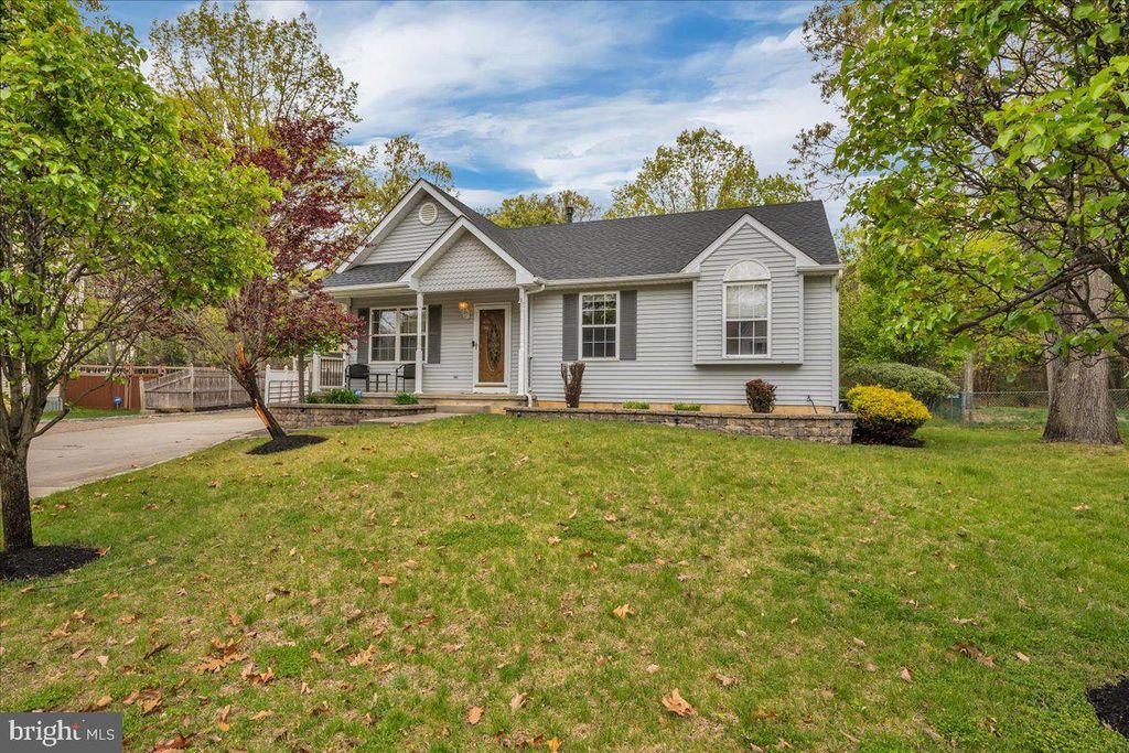48 COUNTRY CLUB RD, Pine Hill, NJ 08021
