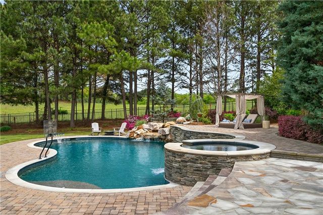 4915 Kettle River Point, Suwanee, GA 30024