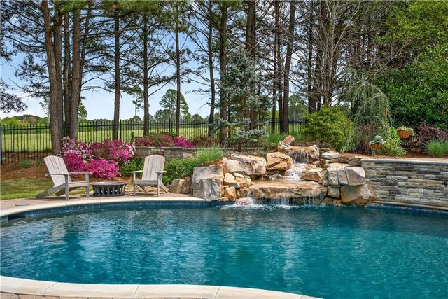 4915 Kettle River Point, Suwanee, GA 30024
