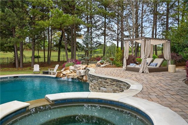 4915 Kettle River Point, Suwanee, GA 30024