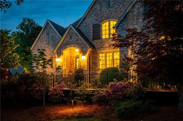 4915 Kettle River Point, Suwanee, GA 30024