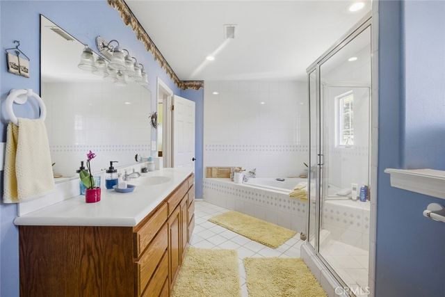 2033 Holiday, Newport Beach, CA 92660