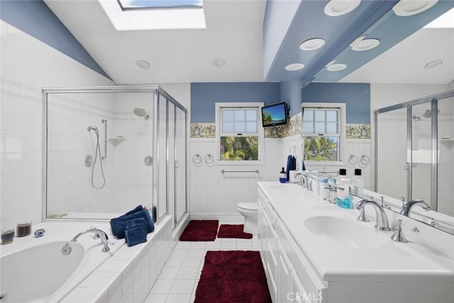 2033 Holiday, Newport Beach, CA 92660