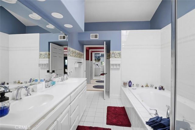 2033 Holiday, Newport Beach, CA 92660