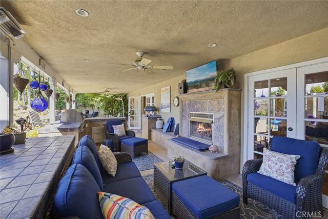 2033 Holiday, Newport Beach, CA 92660