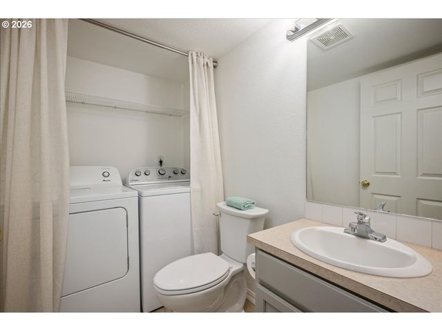 15988 Sw ROTH Dr, Beaverton, OR 97078