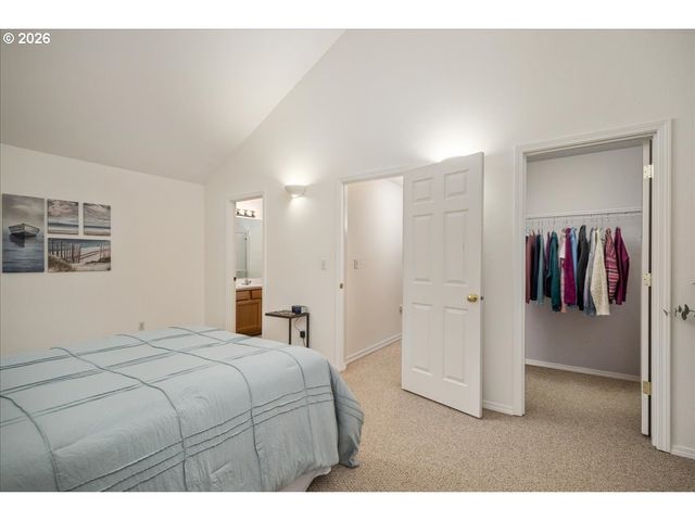 15988 Sw ROTH Dr, Beaverton, OR 97078