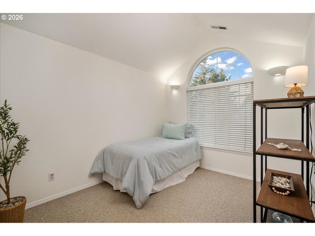 15988 Sw ROTH Dr, Beaverton, OR 97078