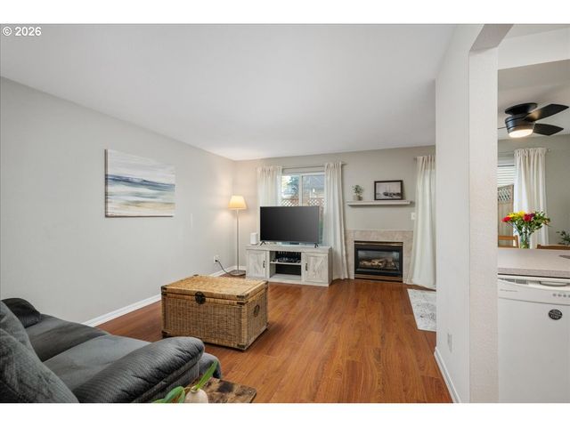 15988 Sw ROTH Dr, Beaverton, OR 97078