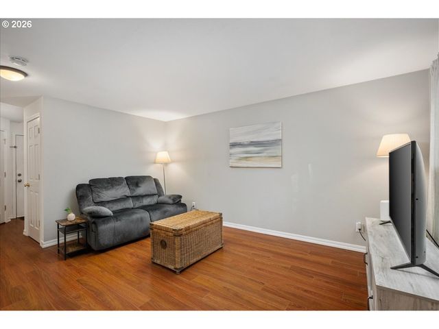 15988 Sw ROTH Dr, Beaverton, OR 97078