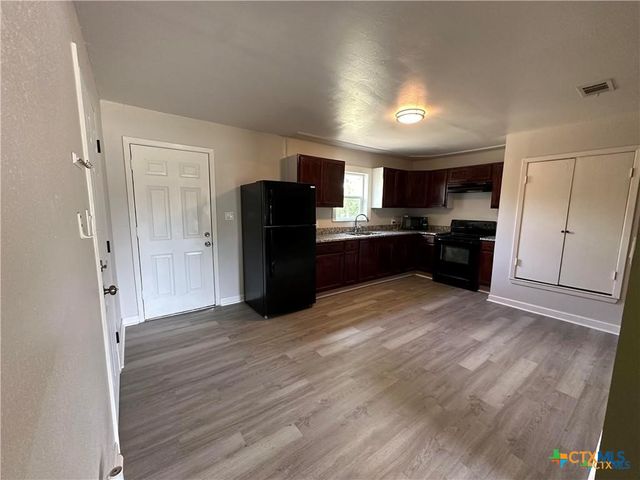 602 W Avenue B, Copperas Cove, TX 76522