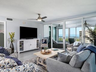 21 Bluebill AVE # 1006, Naples, FL 34108