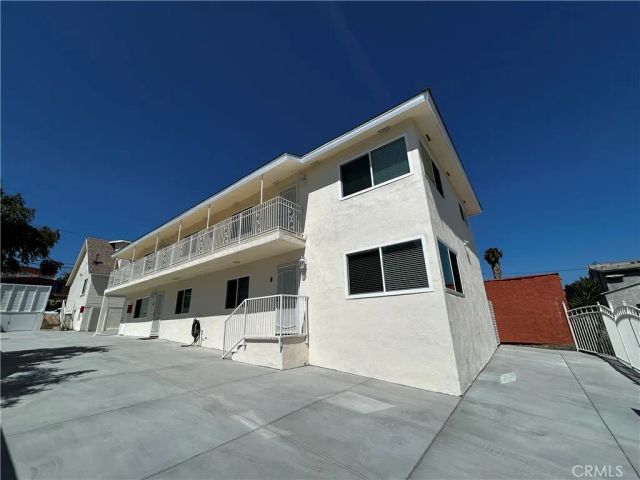 2720 E Wall Street, Signal Hill, CA 90755