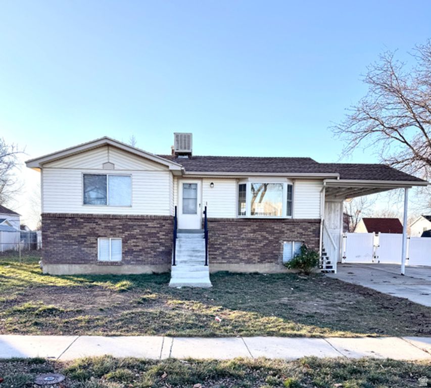 2219 N 2475 W, Clinton, UT 84015