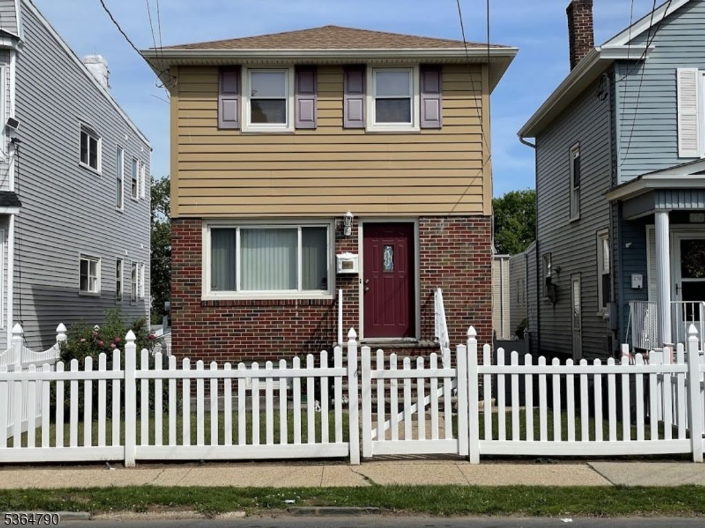 278 Forest St, Kearny Town, NJ 07032