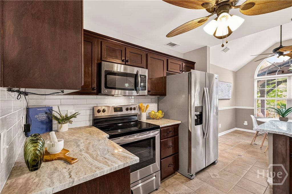 Image 9 of property listing at 228 Pampas Drive, Pooler, GA 31322