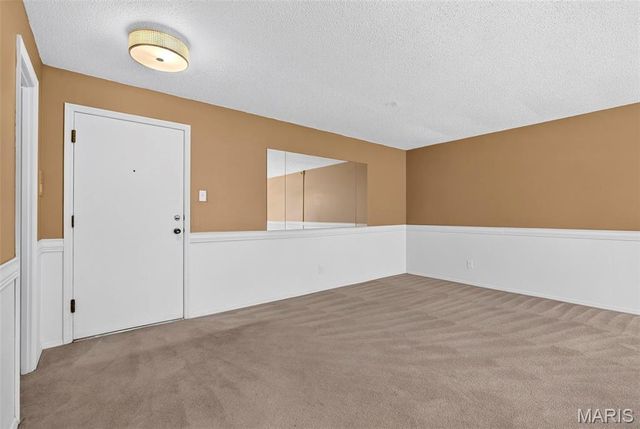 1511 Hampton Hall Drive 18, Chesterfield, MO 63017