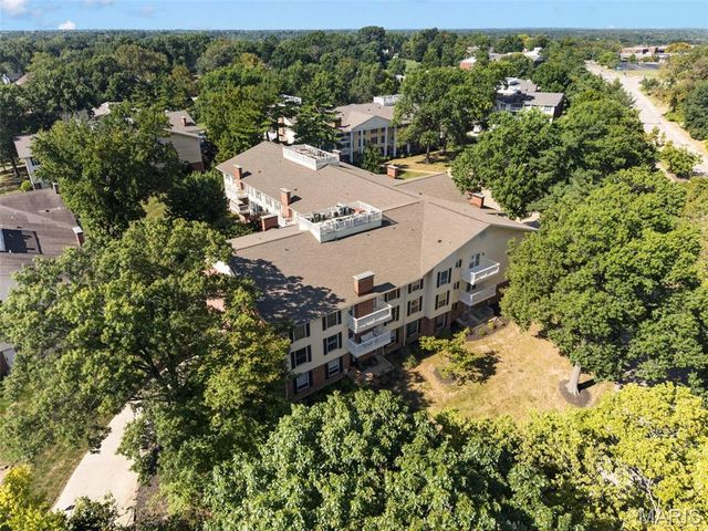 1511 Hampton Hall Drive 18, Chesterfield, MO 63017