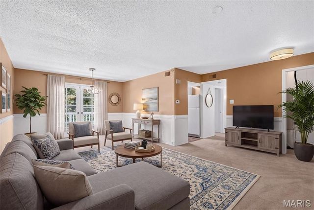 1511 Hampton Hall Drive 18, Chesterfield, MO 63017