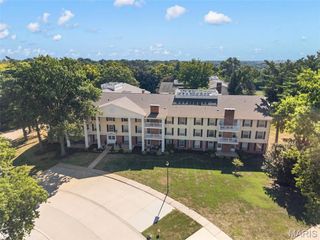 1511 Hampton Hall Drive 18, Chesterfield, MO 63017