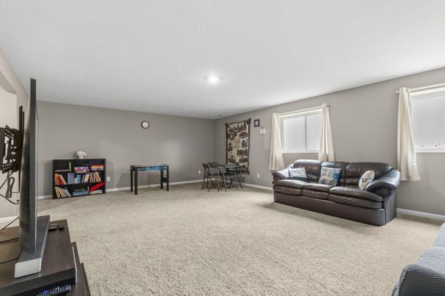 404 Colony Ridge Drive, Delaware, OH 43015