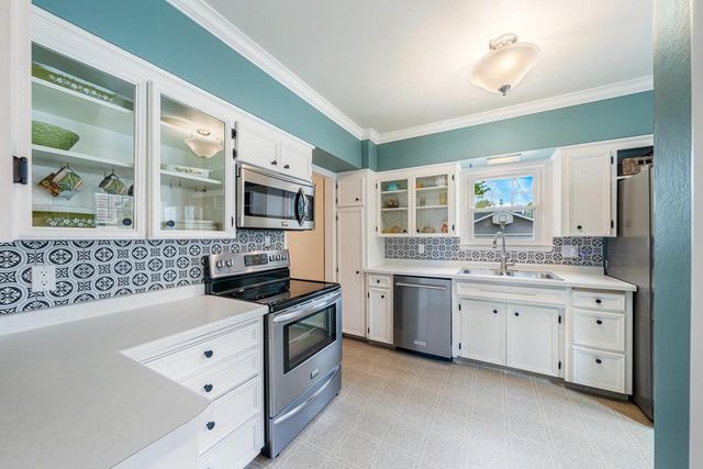 708 E CIRCLE STREET, Appleton, WI 54911