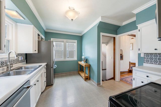 708 E CIRCLE STREET, Appleton, WI 54911