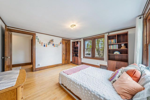 708 E CIRCLE STREET, Appleton, WI 54911