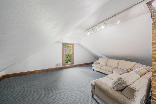 708 E CIRCLE STREET, Appleton, WI 54911