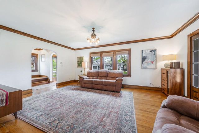 708 E CIRCLE STREET, Appleton, WI 54911