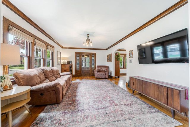 708 E CIRCLE STREET, Appleton, WI 54911