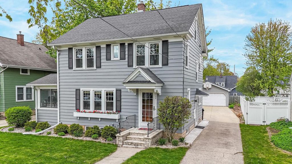 708 E CIRCLE STREET, Appleton, WI 54911