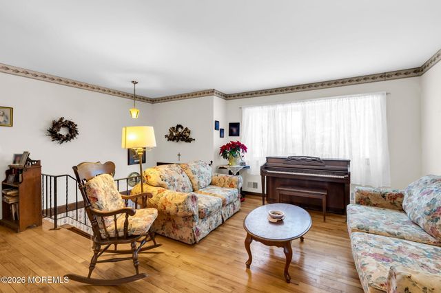 14 Garden Street, Red Bank, NJ 07701