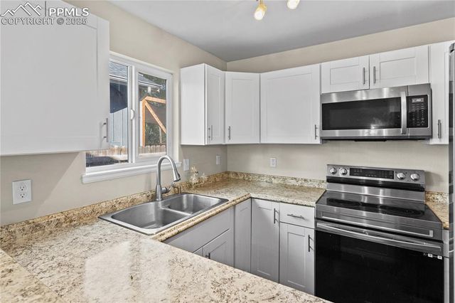 4511 Sunnyhill Drive, Colorado Springs, CO 80916